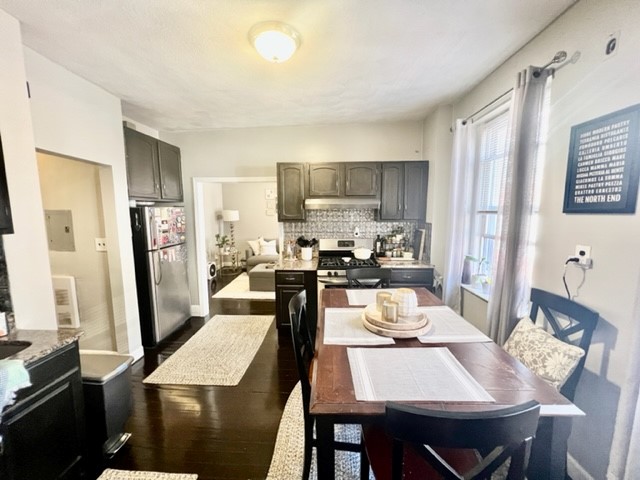 8 Margaret St, North End