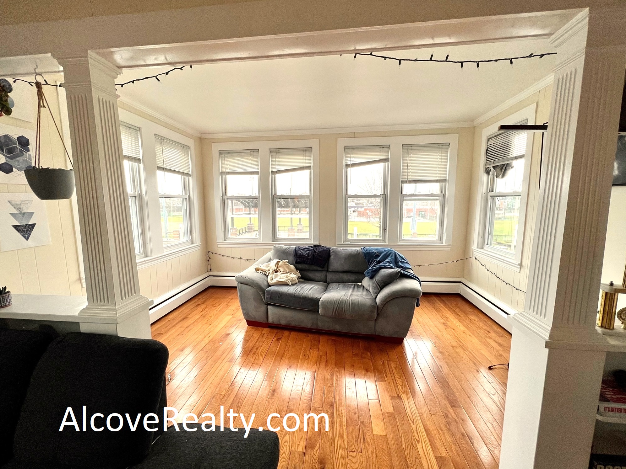 547 Broadway, Ball Square