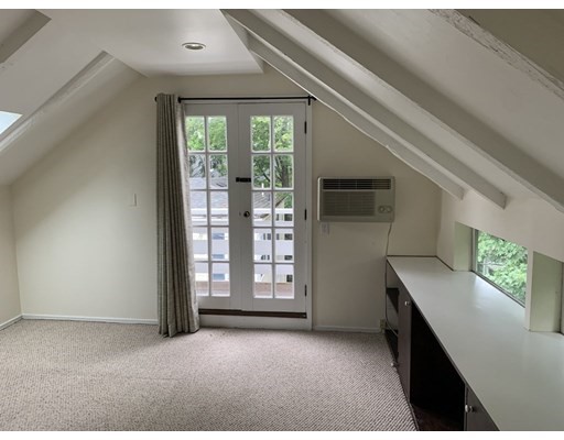 8 Camden Pl, Harvard Square