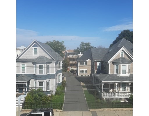 52 Harvest St, Dorchester