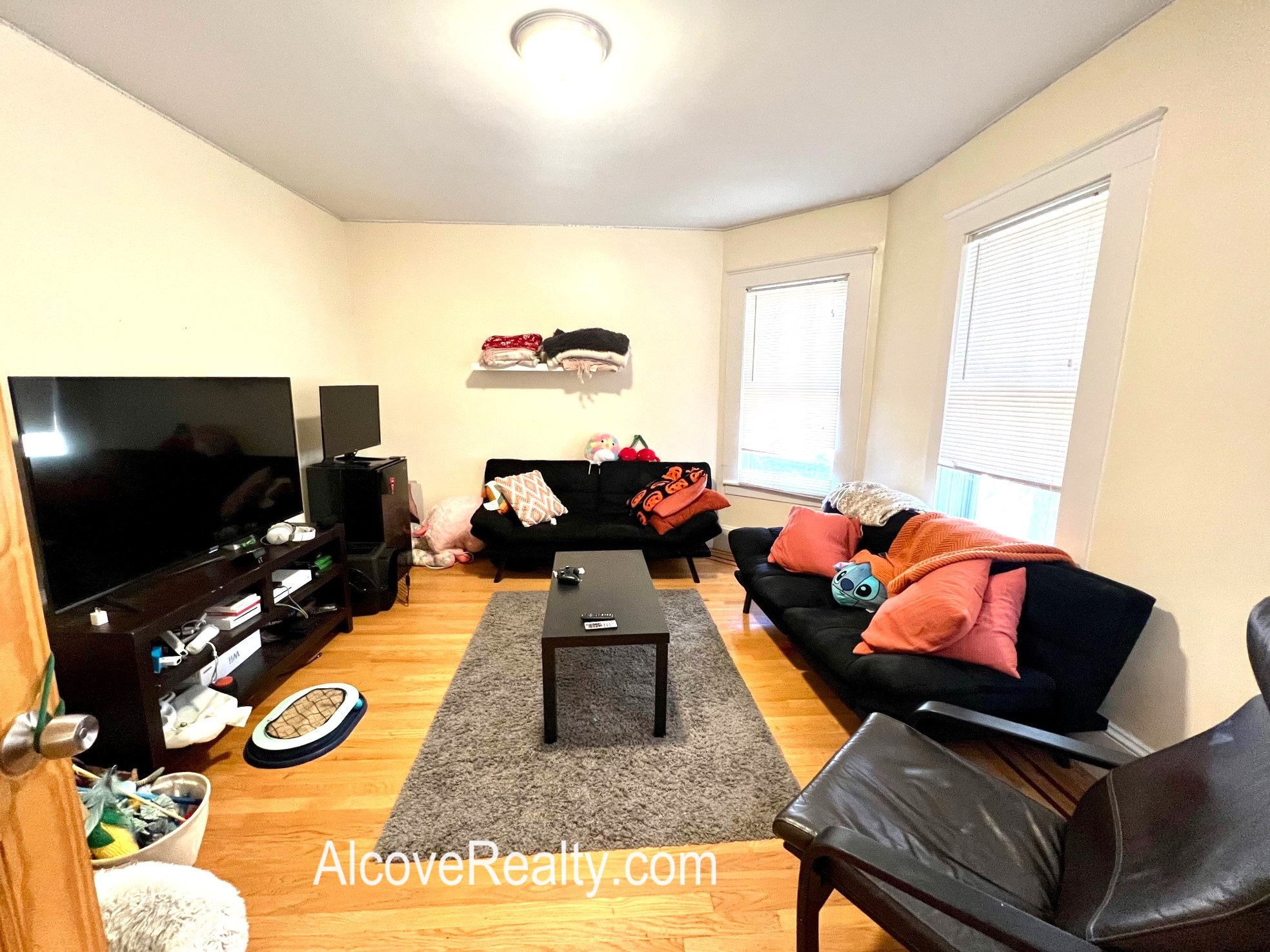 28 Cherry St, Davis Square