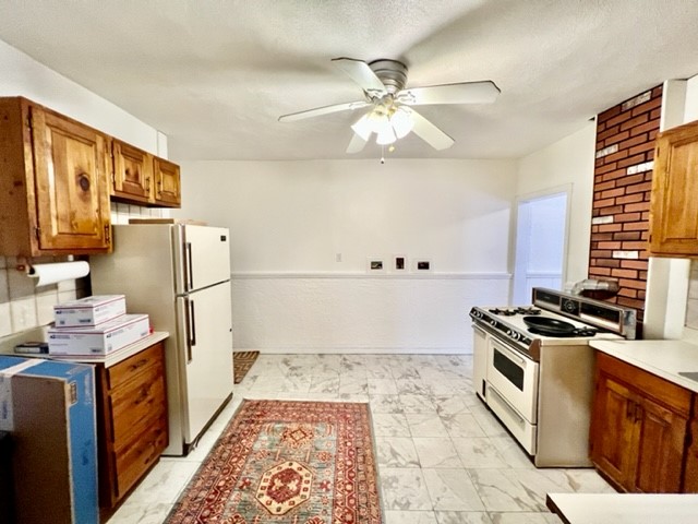 4 Garden Ct, North End