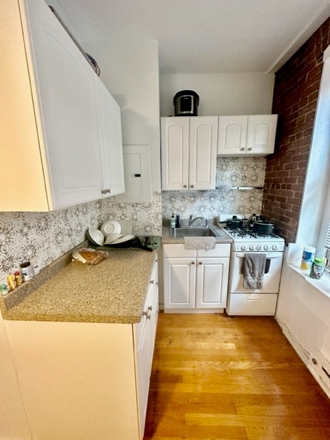 11 Unity St, North End