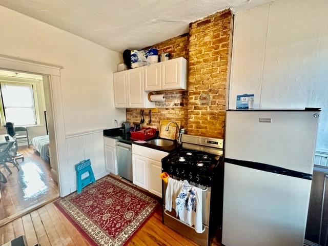 11 Charter St, North End