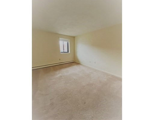 745 6th St, South Boston