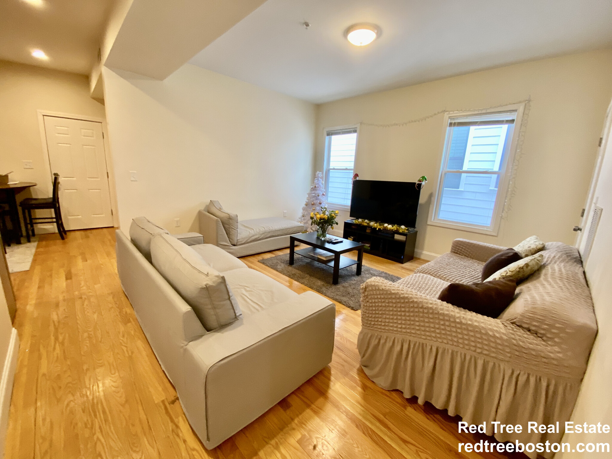 3235 Washington St, Jamaica Plain