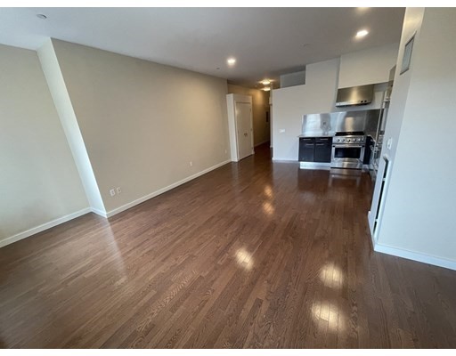 88 Kingston St, Downtown