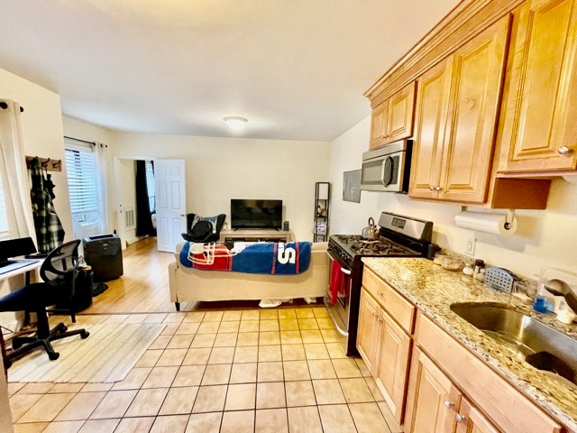 67 Salem St, North End