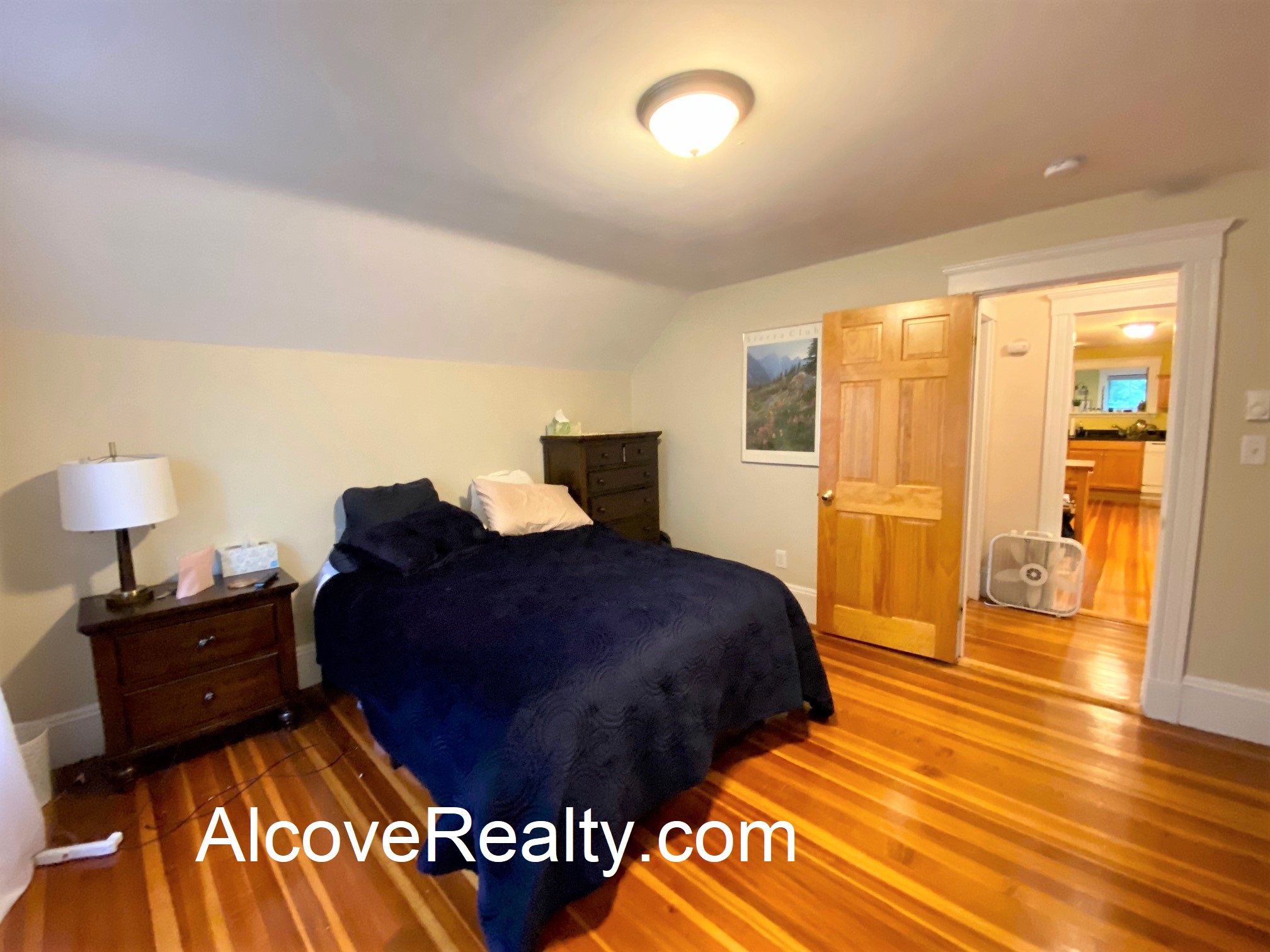 72 Powder House Boulevard, Tufts