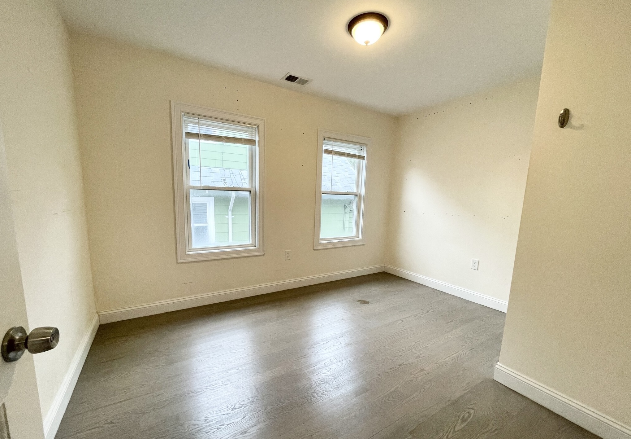 21 Iroquois St, Mission Hill