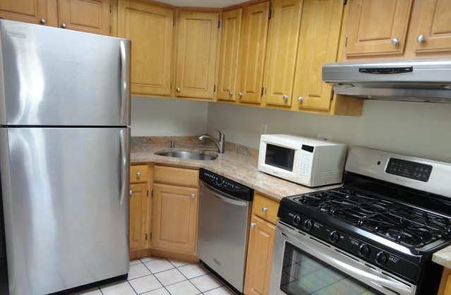 133 7th St, South Boston