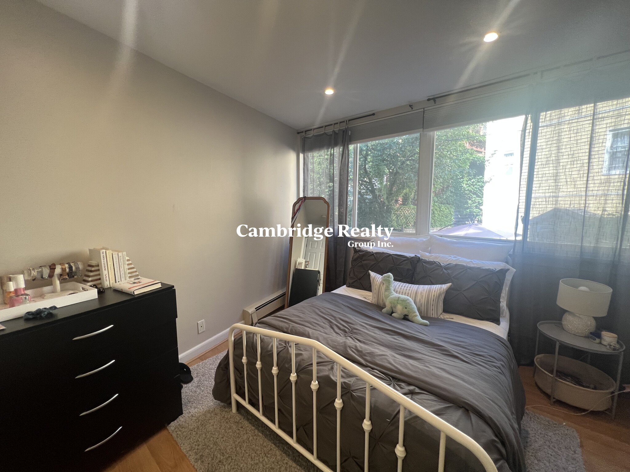 516 Green St, Central Square