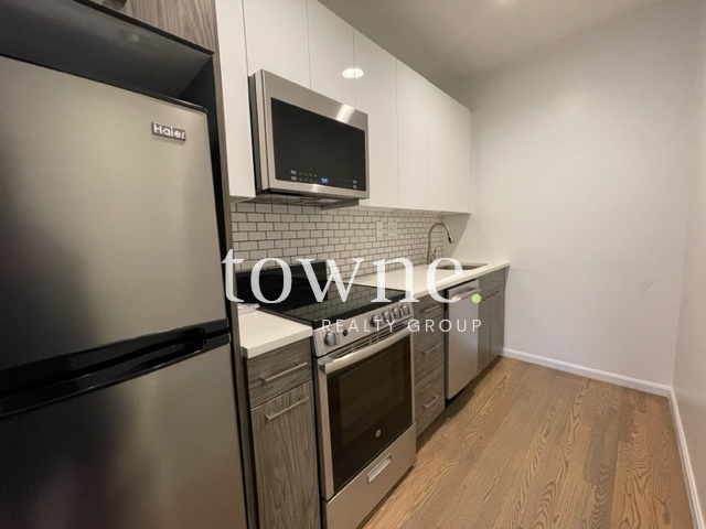 19 Peterborough St, Fenway