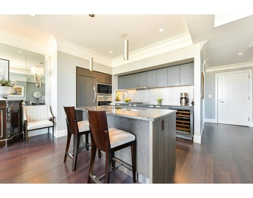 110 Stuart St, Midtown