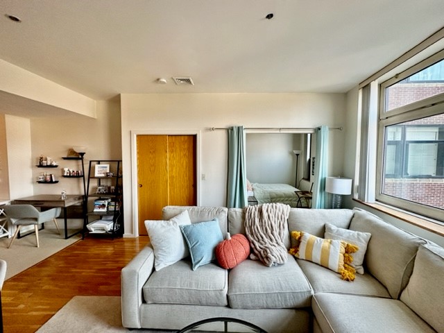 300 Commercial St, North End