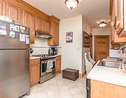 137 Charles St, Beacon Hill