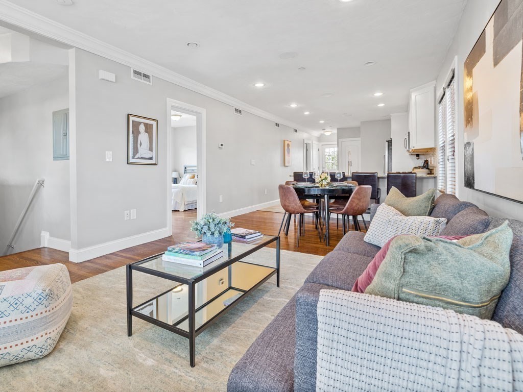 913 Boylston St, Allston