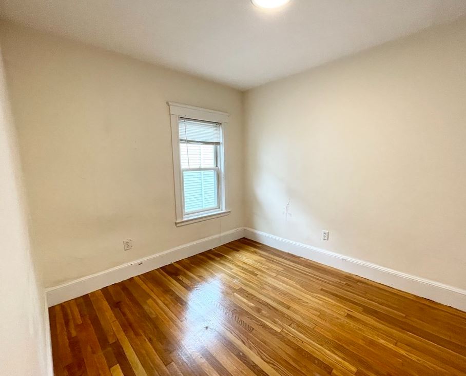 15 Sunset St, Mission Hill