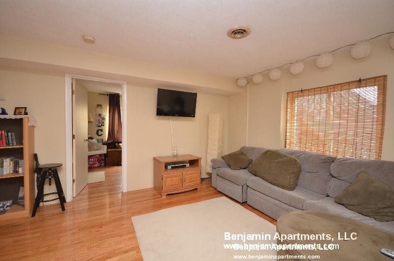 385 Dorchester St, South Boston