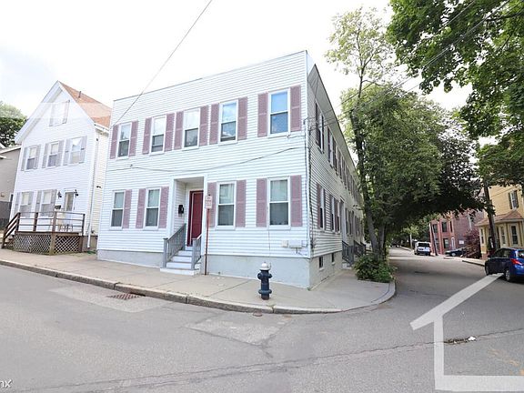 51 Cameron St, Brookline Hills