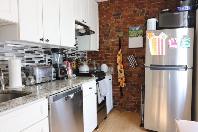 51 Cameron St, Brookline Hills