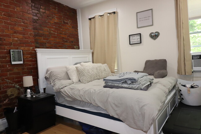 51 Cameron St, Brookline Hills