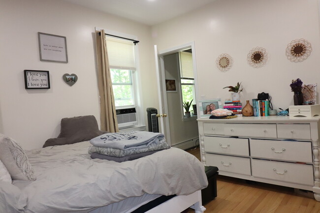 51 Cameron St, Brookline Hills