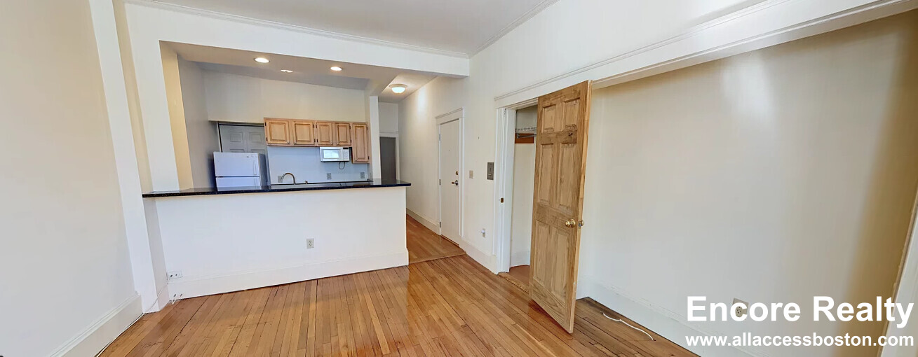 51 Queensberry St, Fenway