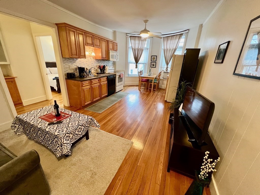 36 Winchester St, Coolidge Corner