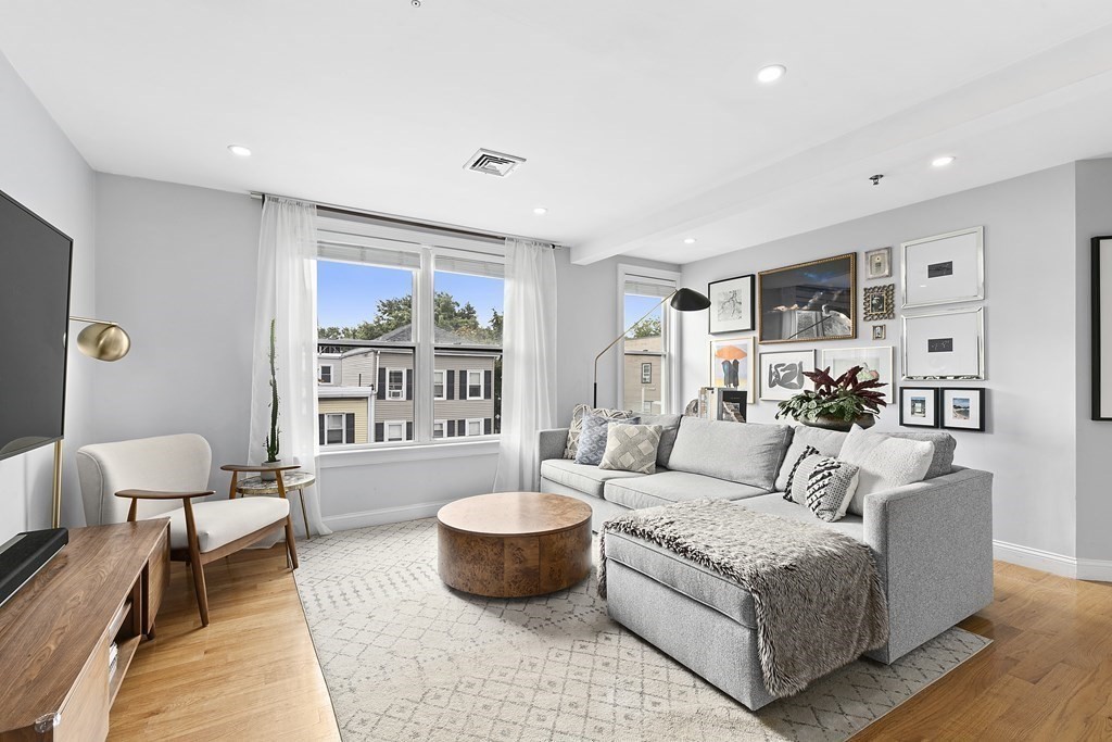 545 Cambridge St, East Cambridge