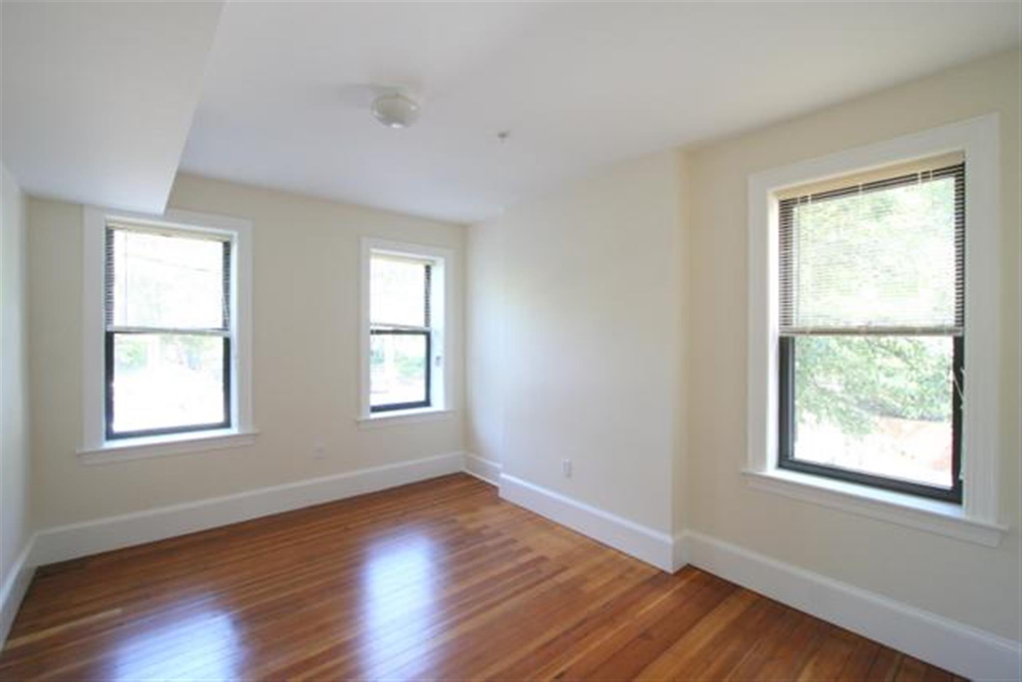 881 Massachusetts Ave, Central Square