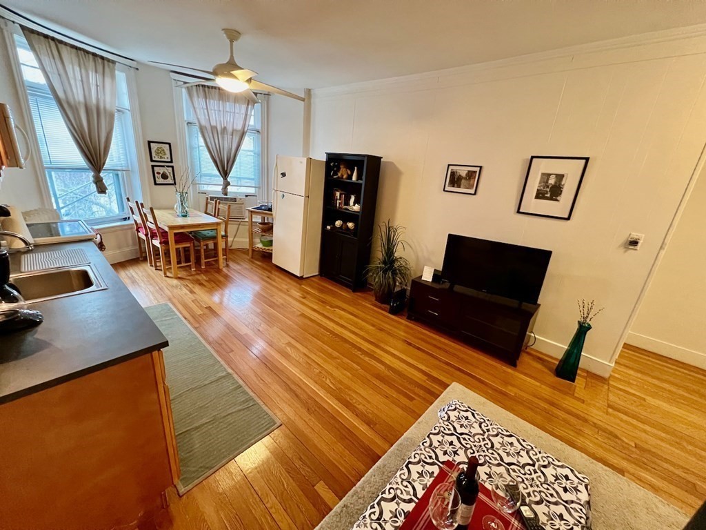 36 Winchester St, Coolidge Corner