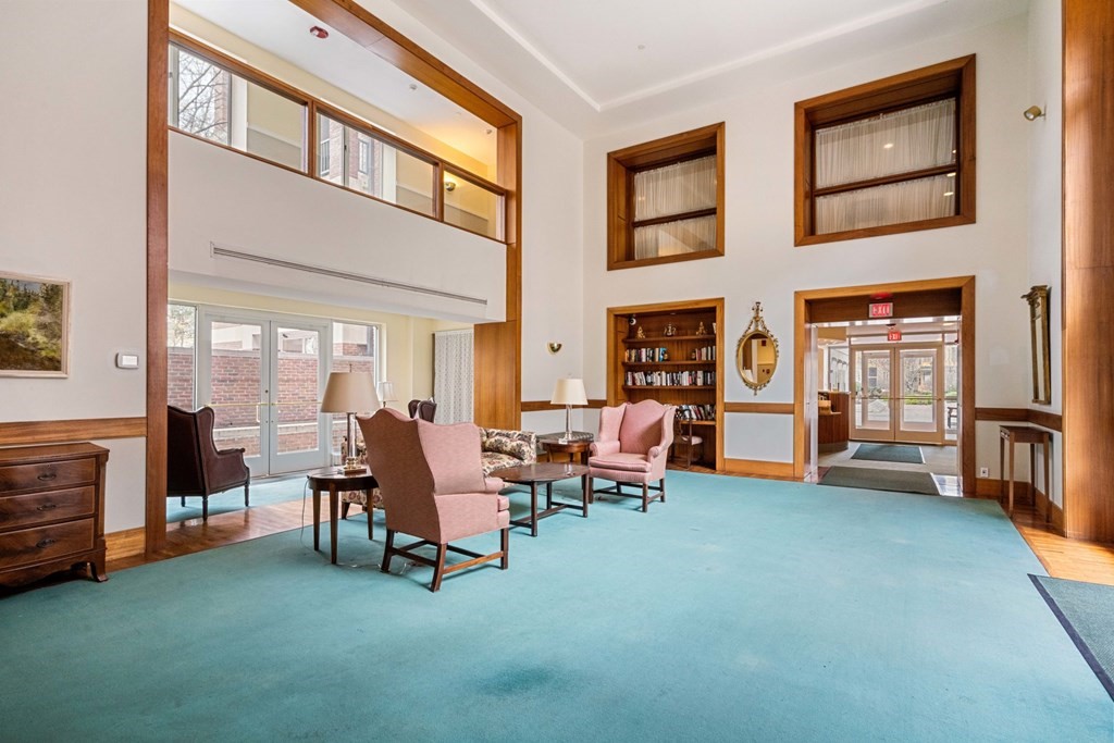 130 Mount Auburn St, Harvard Square