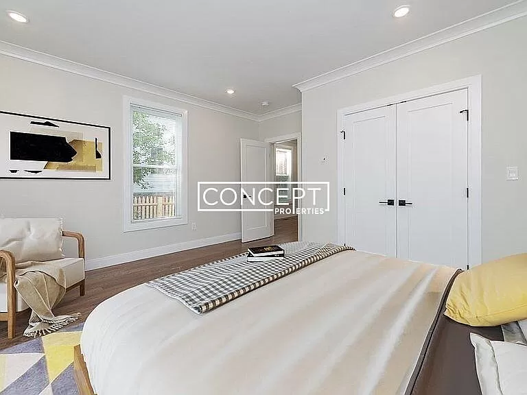 20 Alpine St, Roxbury