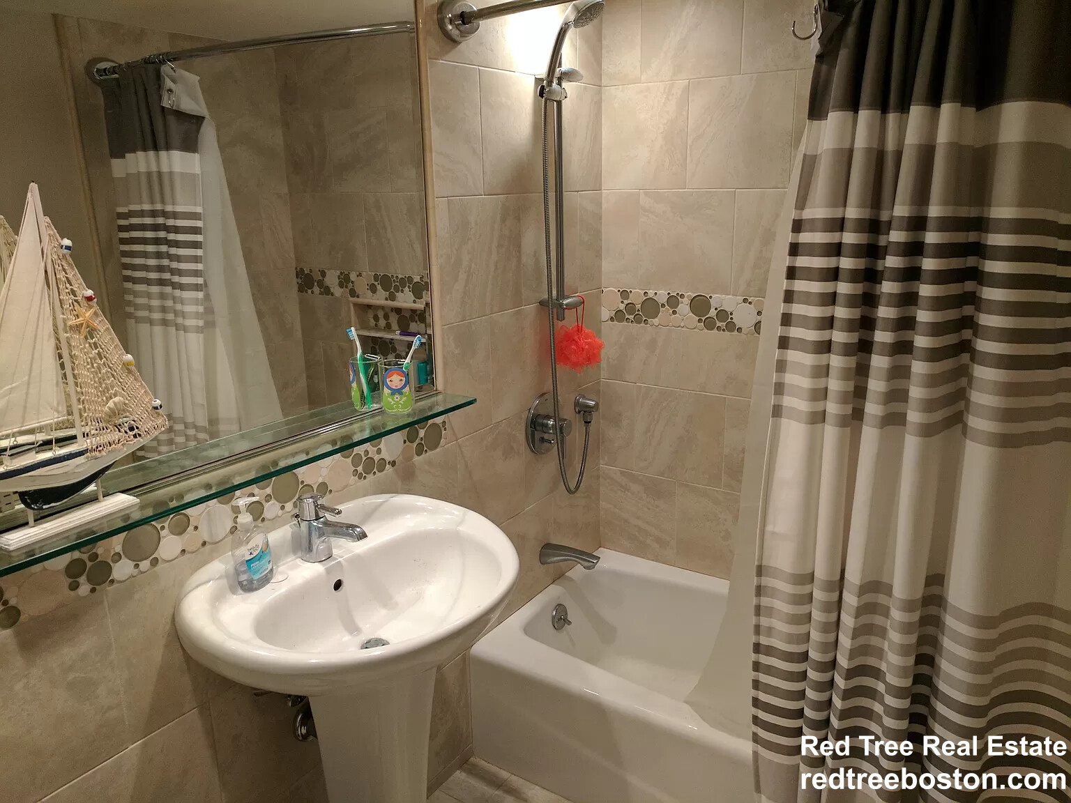 53 Angleside Rd, Waltham