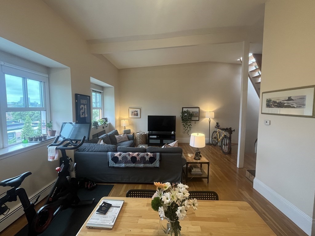 533 Massachusetts Ave, South End