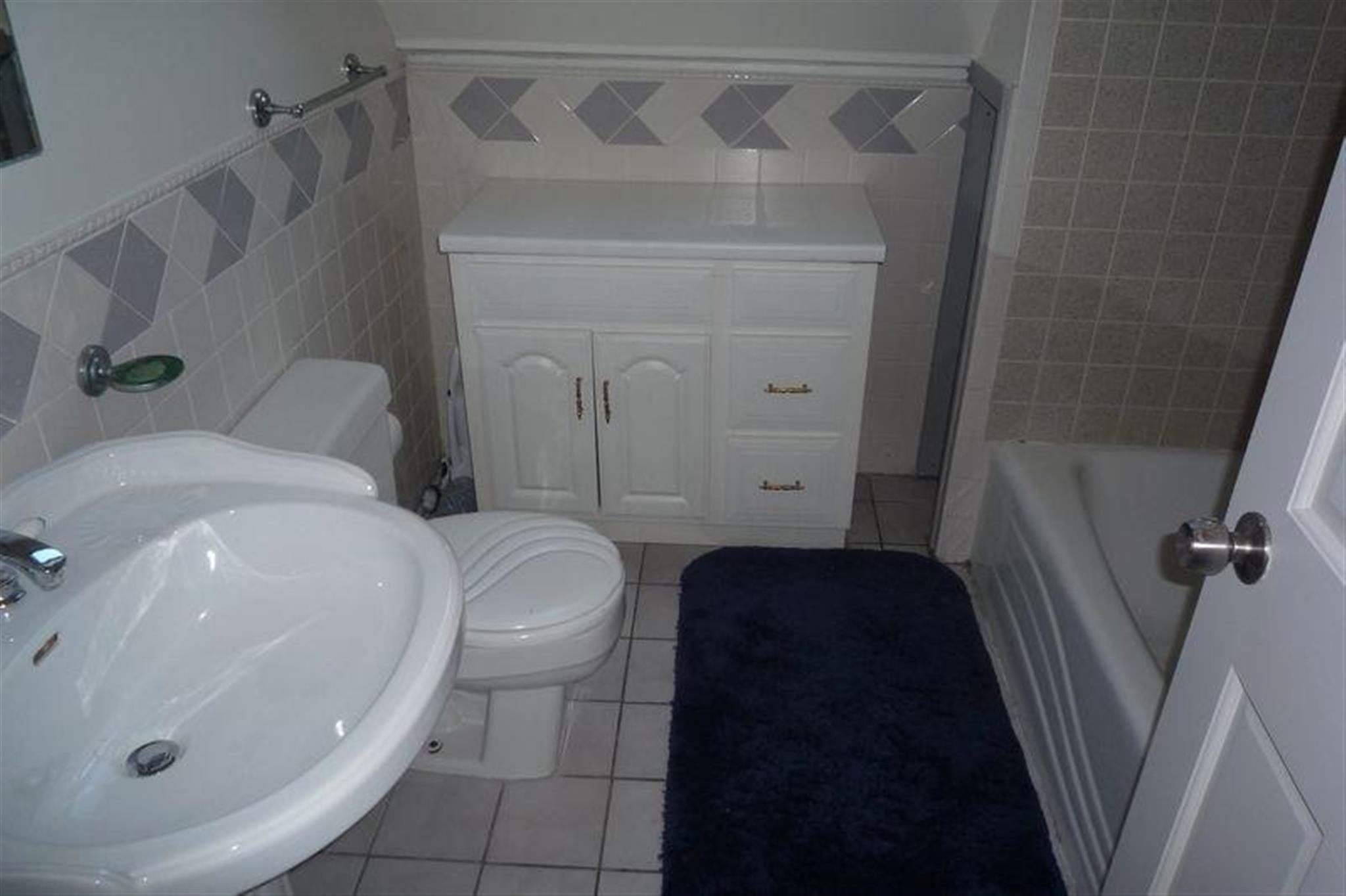 569 Main St, South Medford