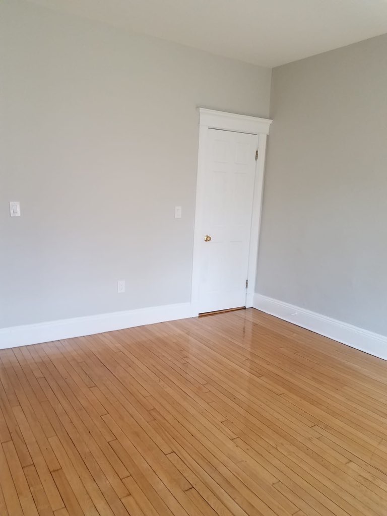 8 Farrington Ave, Allston