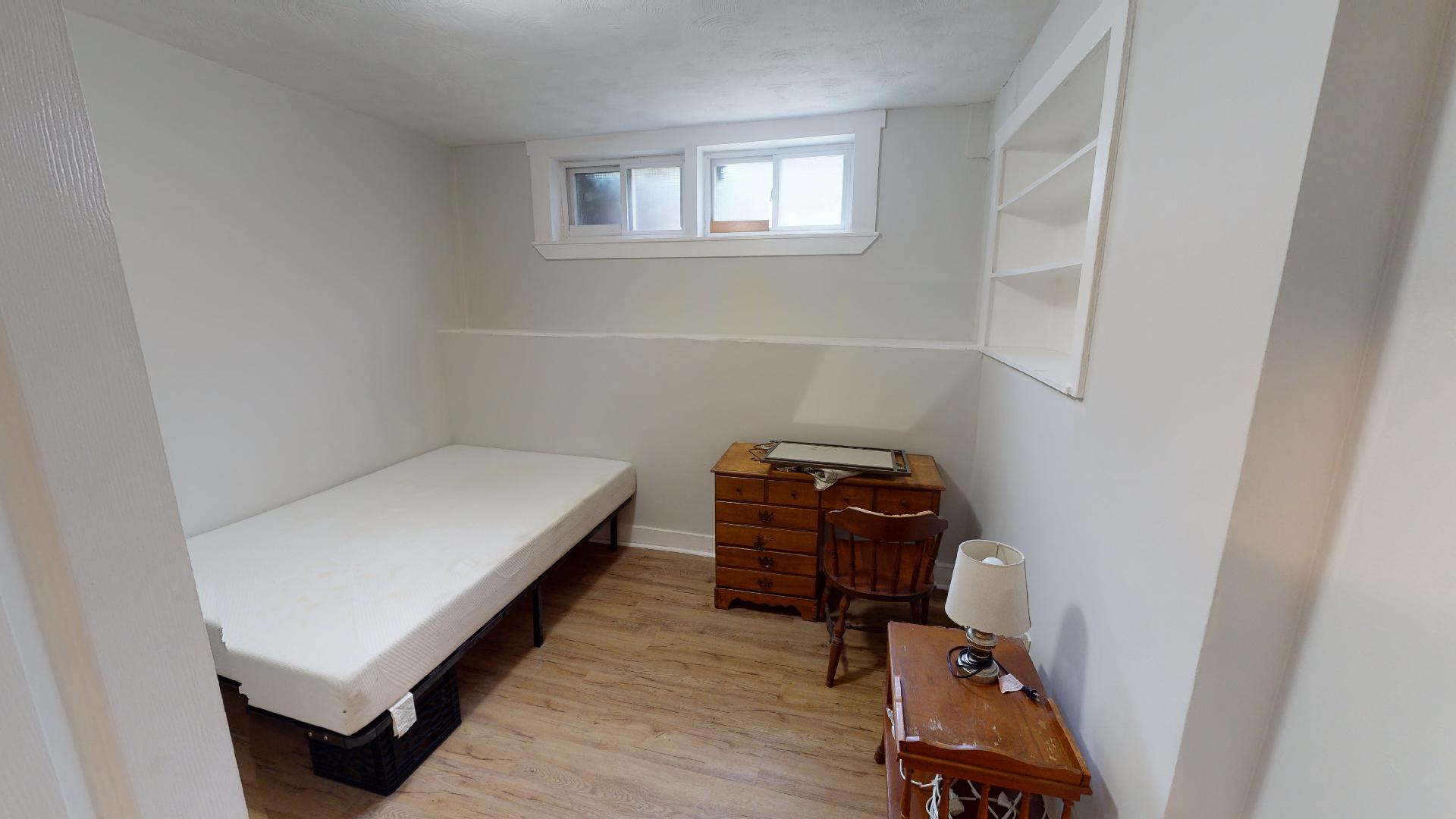 325 Summit Ave, Brighton