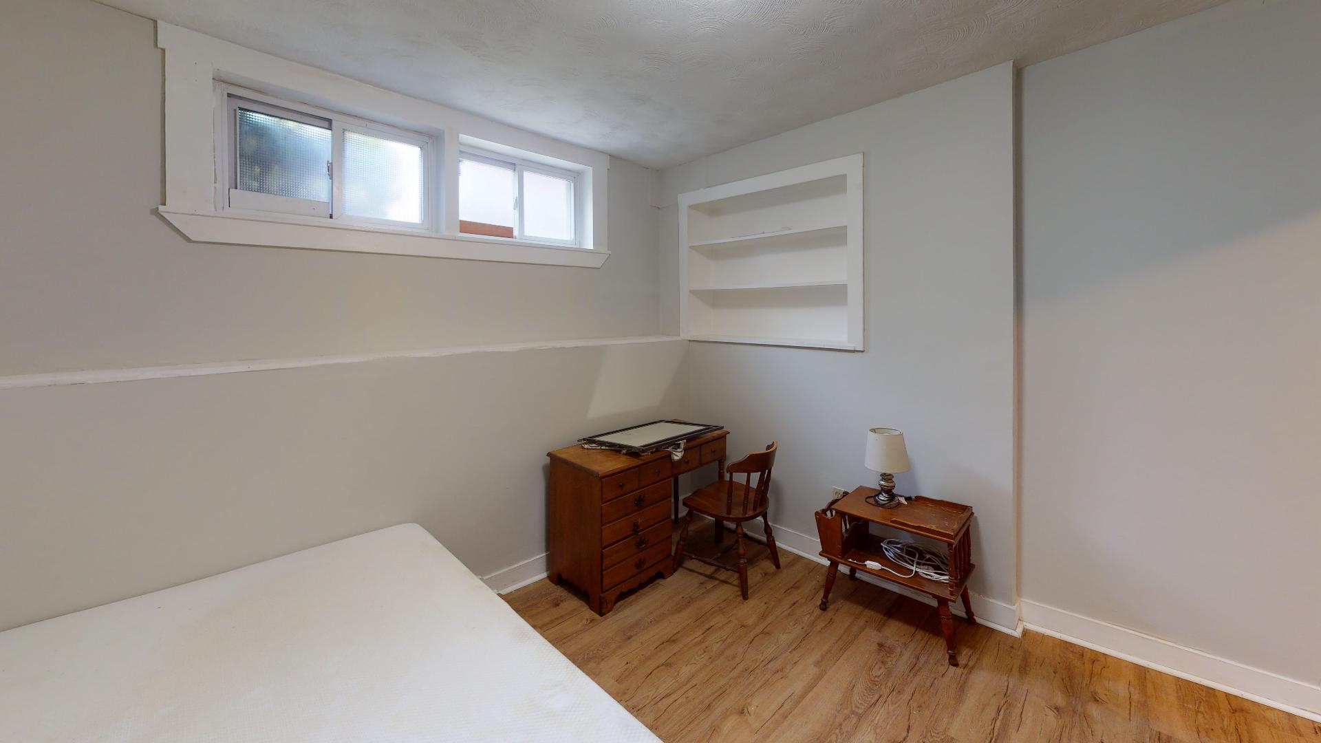 325 Summit Ave, Brighton