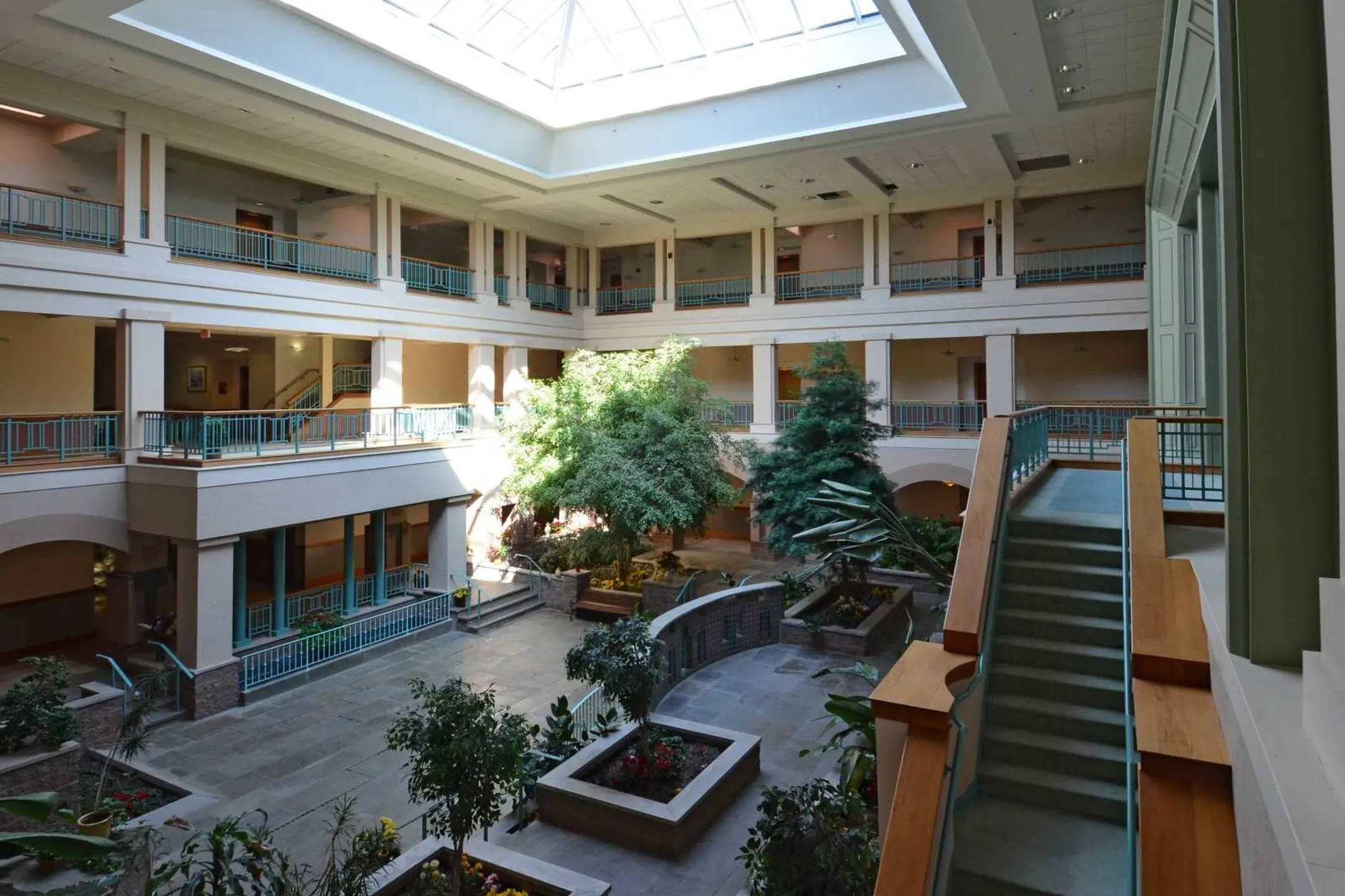 550 Washington St, Braintree