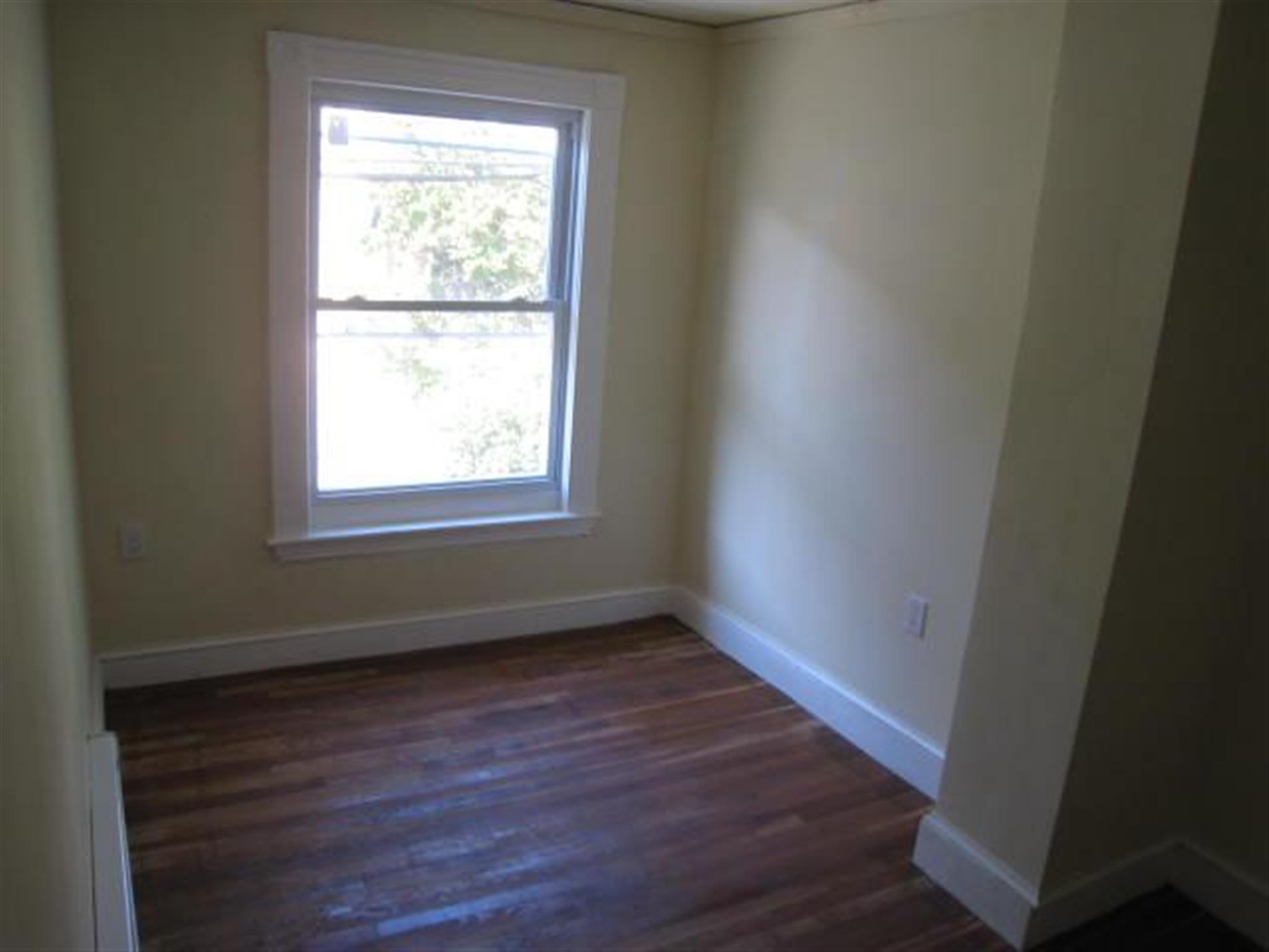 79 Walnut St, Prospect Hill