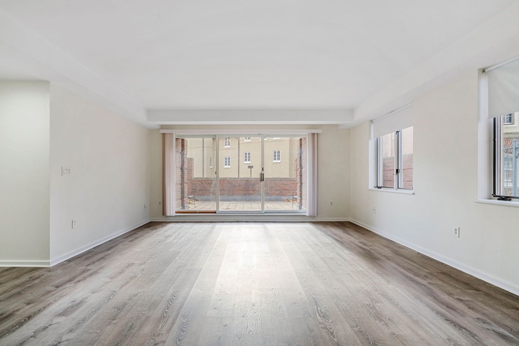 130 Mount Auburn St, Harvard Square