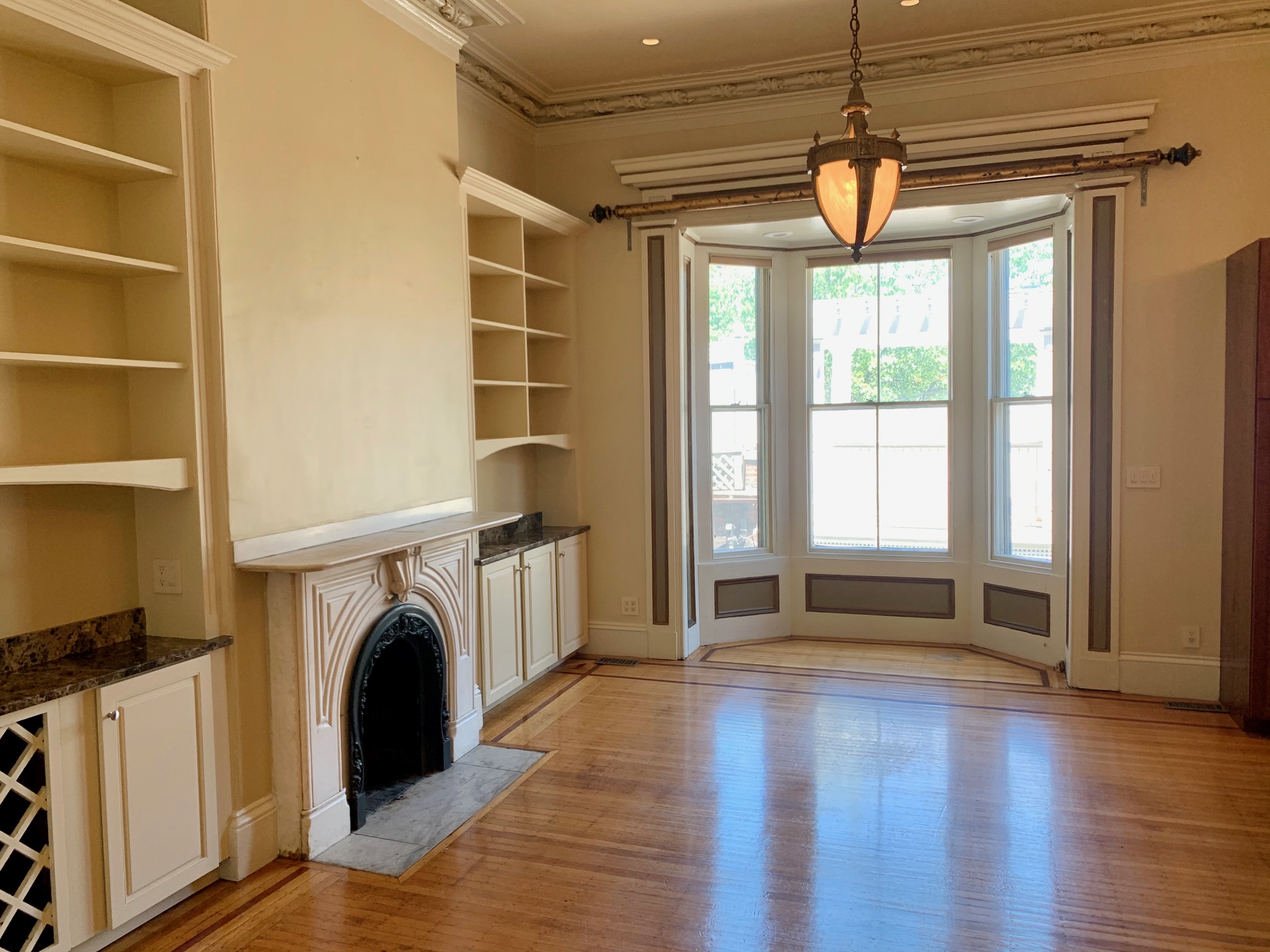 542 Massachusetts Ave, South End