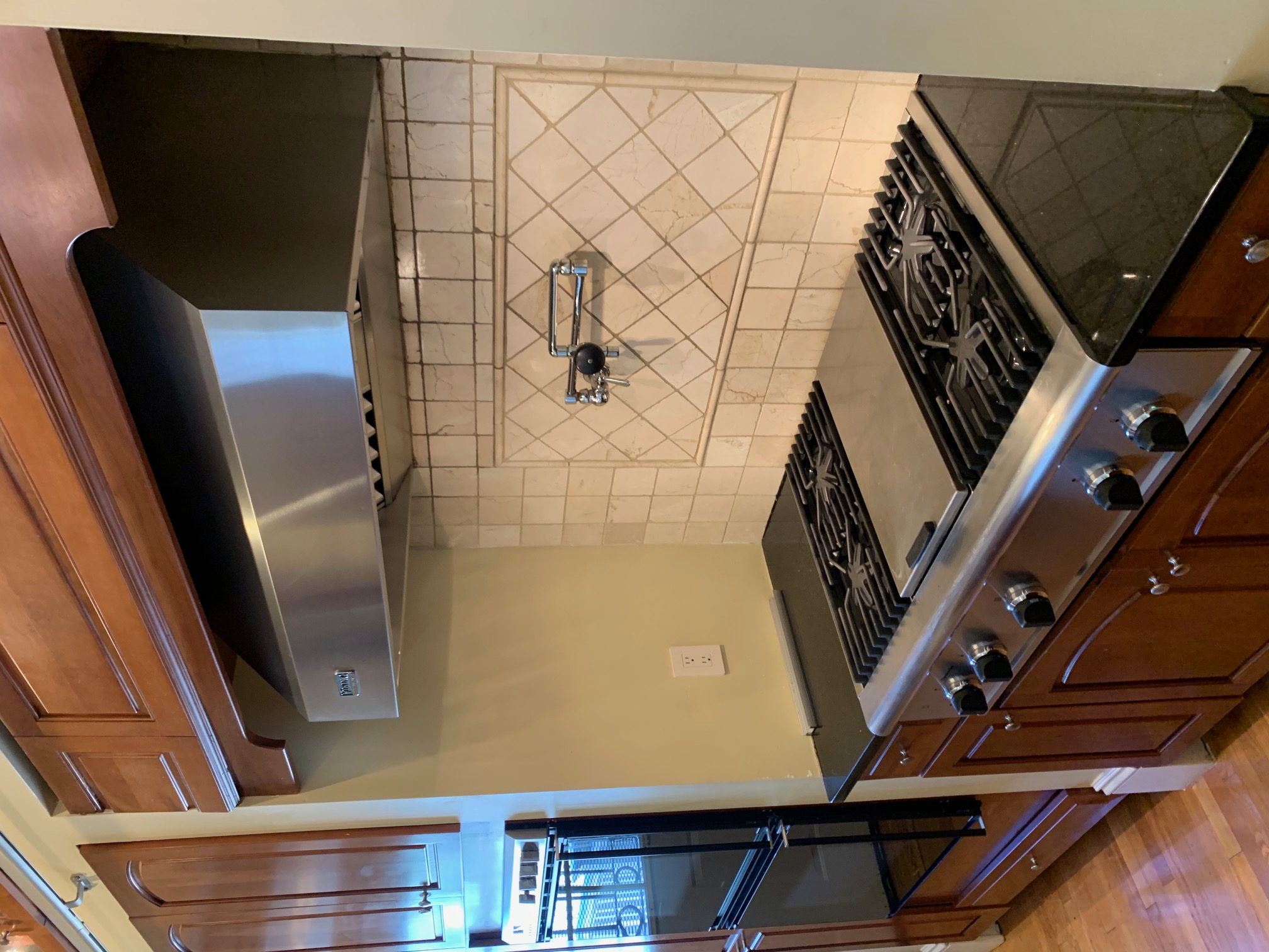 542 Massachusetts Ave, South End