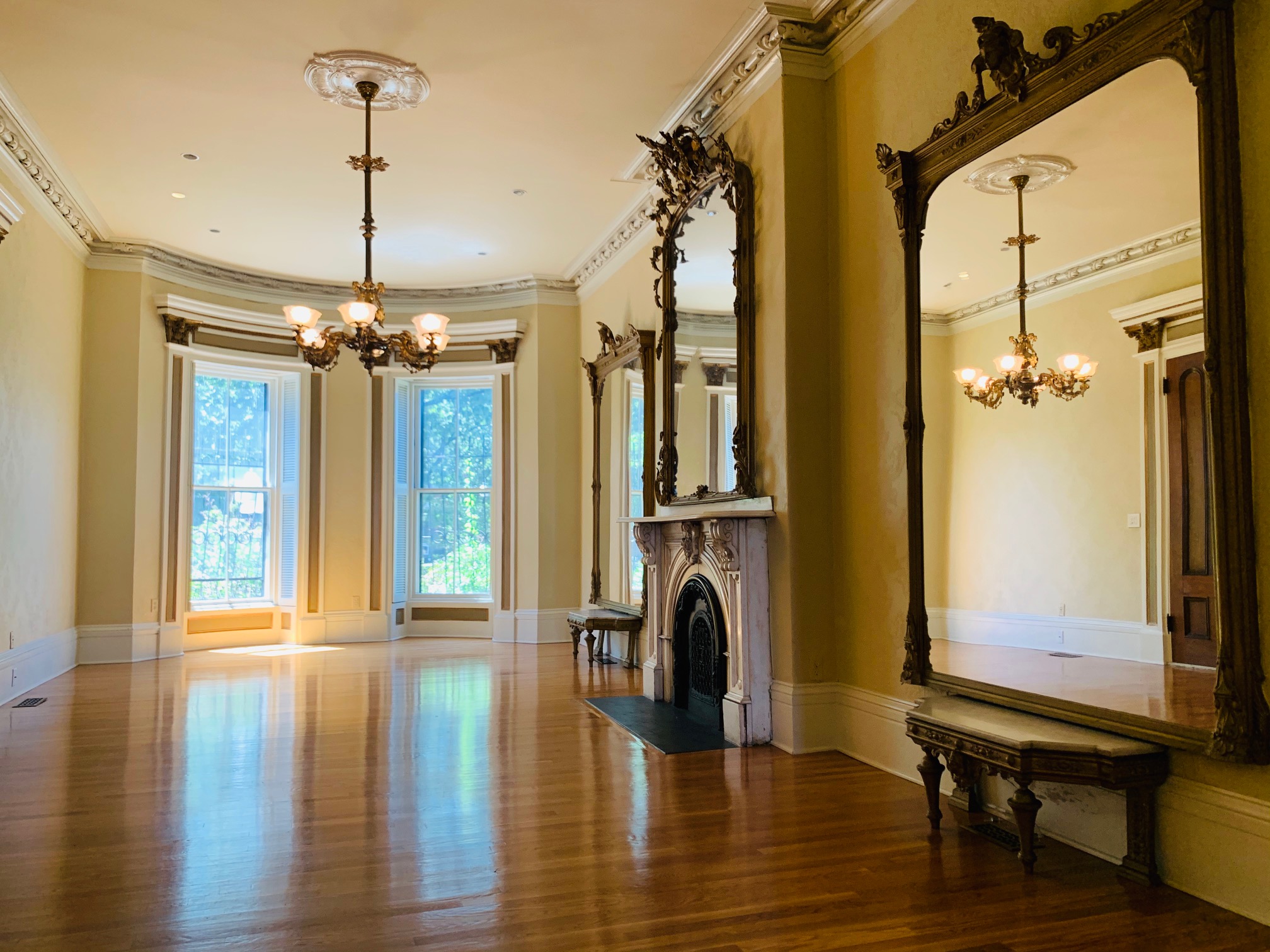 542 Massachusetts Ave, South End