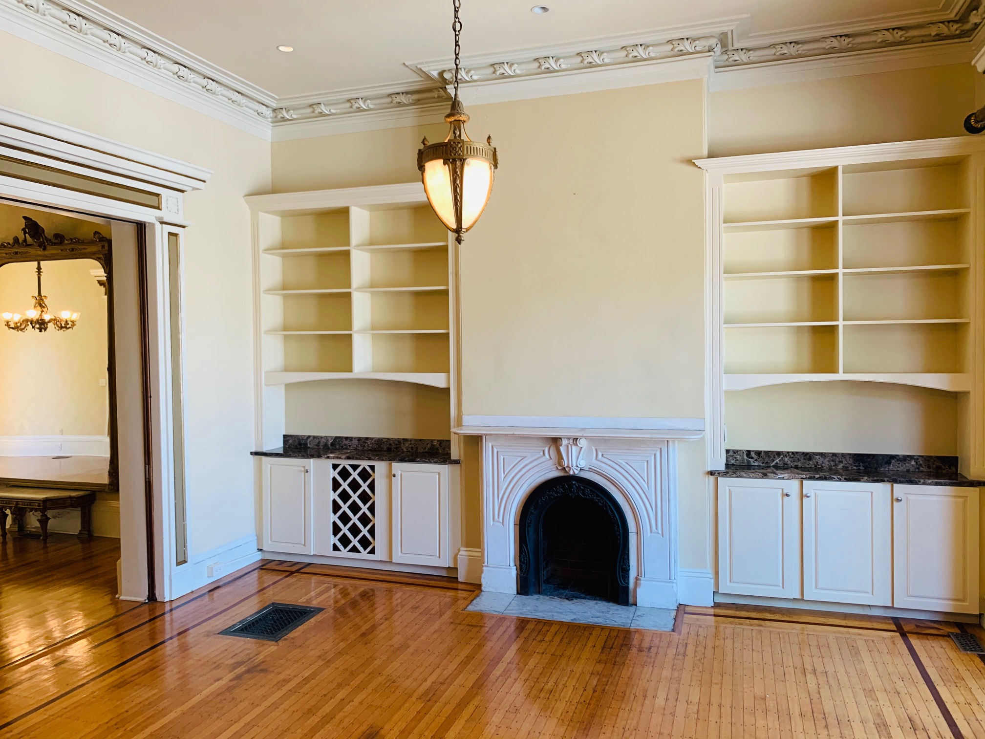 542 Massachusetts Ave, South End