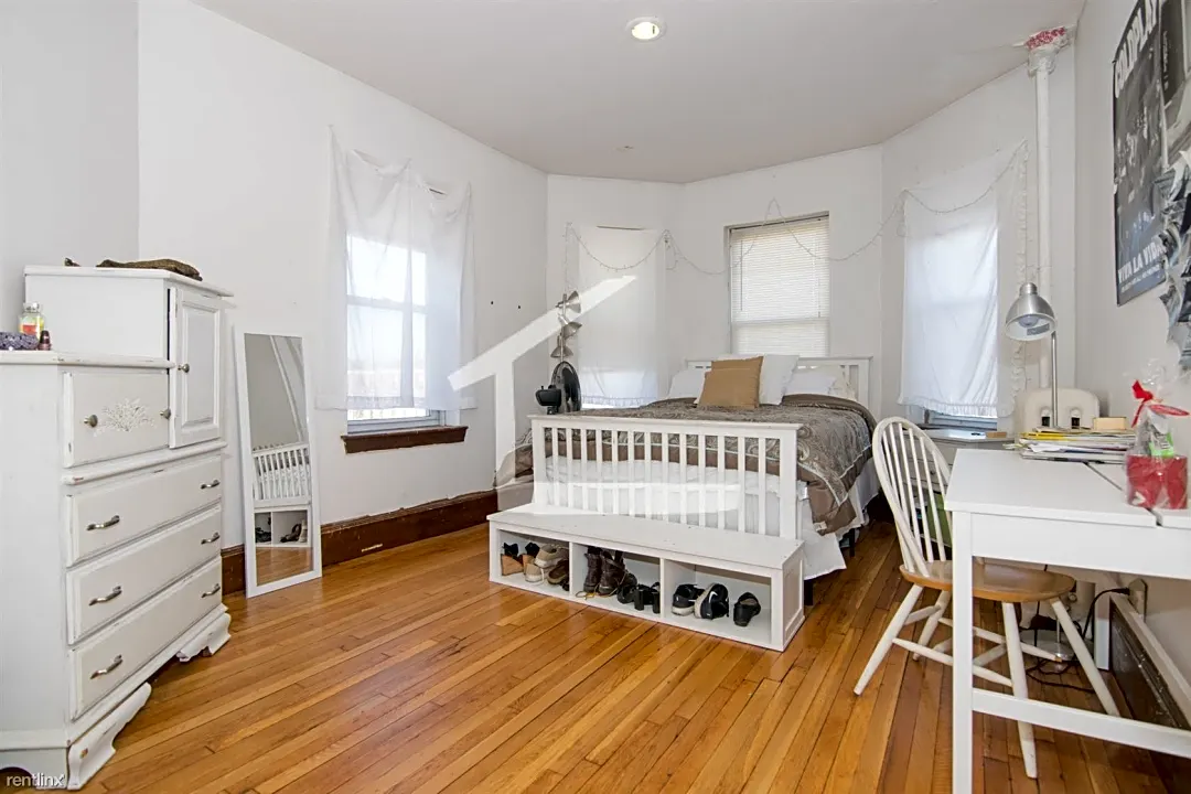 64 Brighton Ave, Allston