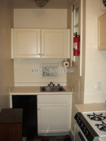 137 Bay State Rd, Fenway