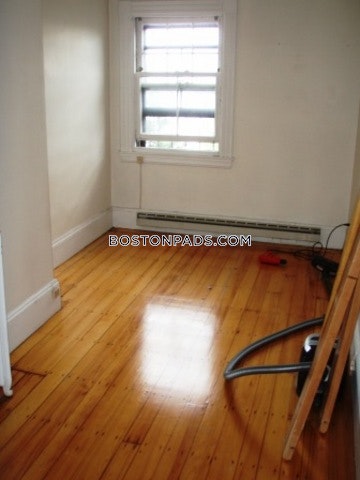 137 Bay State Rd, Fenway